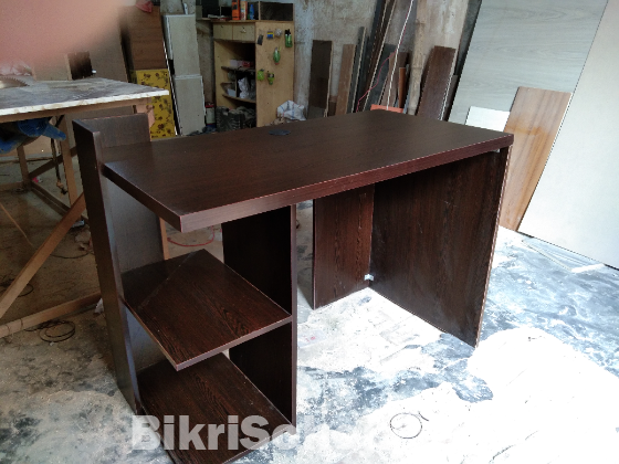 Stylish Reading Table A-001